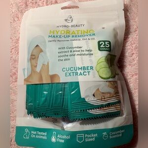 Hydrating Makeup Remover with Cucumber Extract - Green